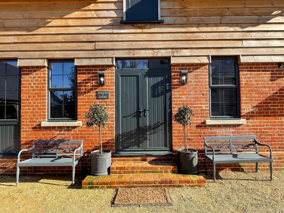 The Old Stables Villa Salisbury Exterior photo
